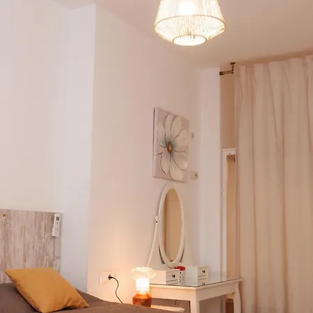 Loft Valentia Ifach Hostel *